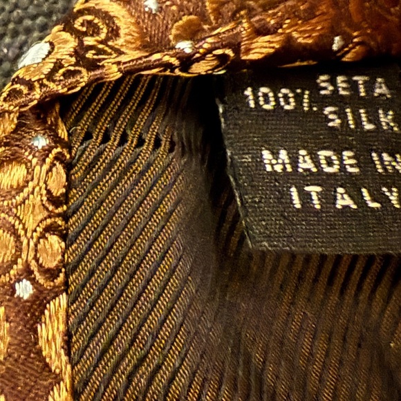 LUIGI BORRELLI NAPOLI Silk Designer neck tie. Brown/tan
